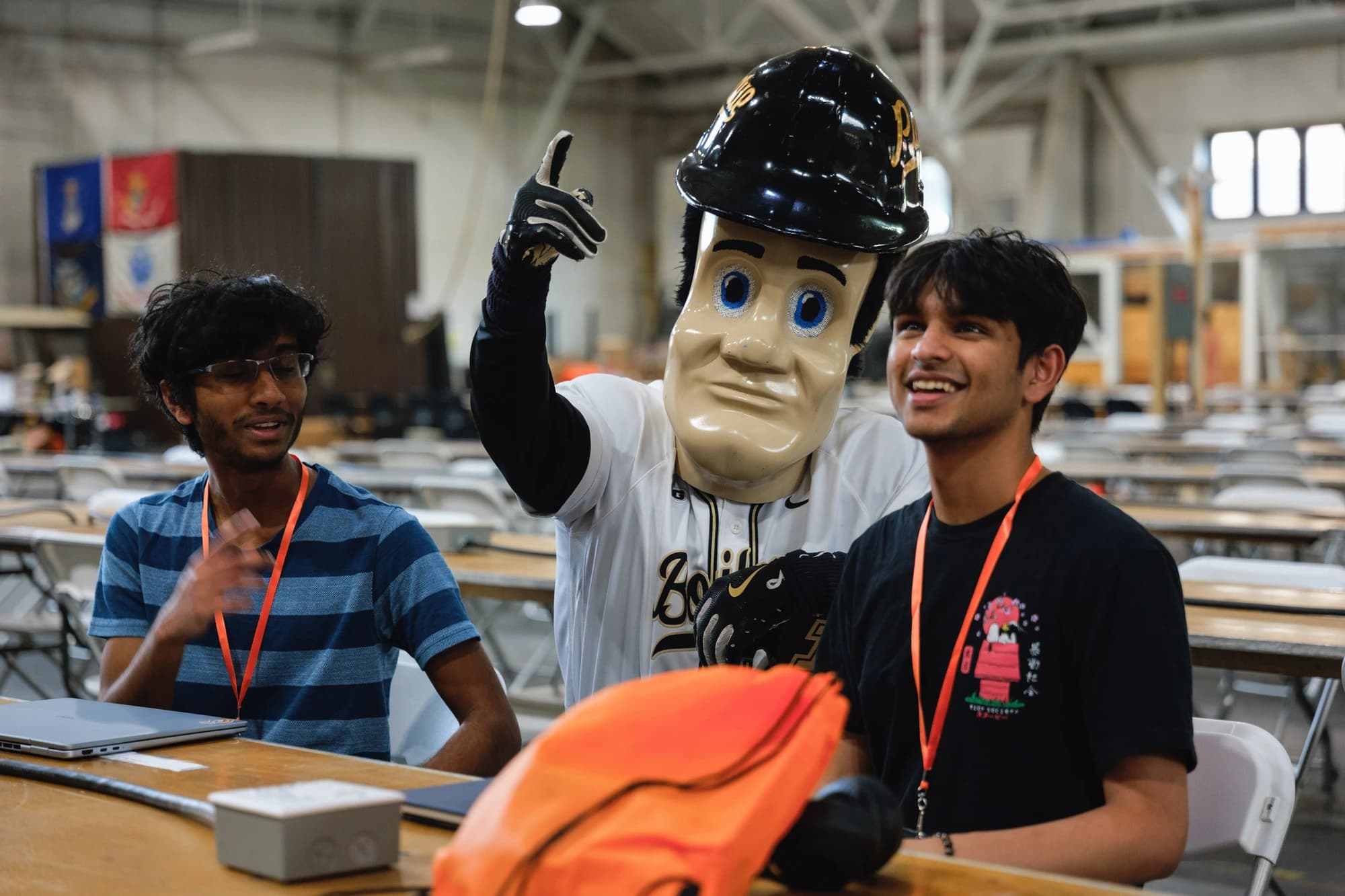 StarkHacks participants with Purdue Pete